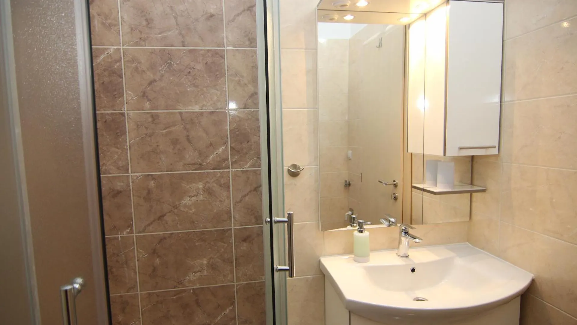 Family Apartments House Damir Pag Town