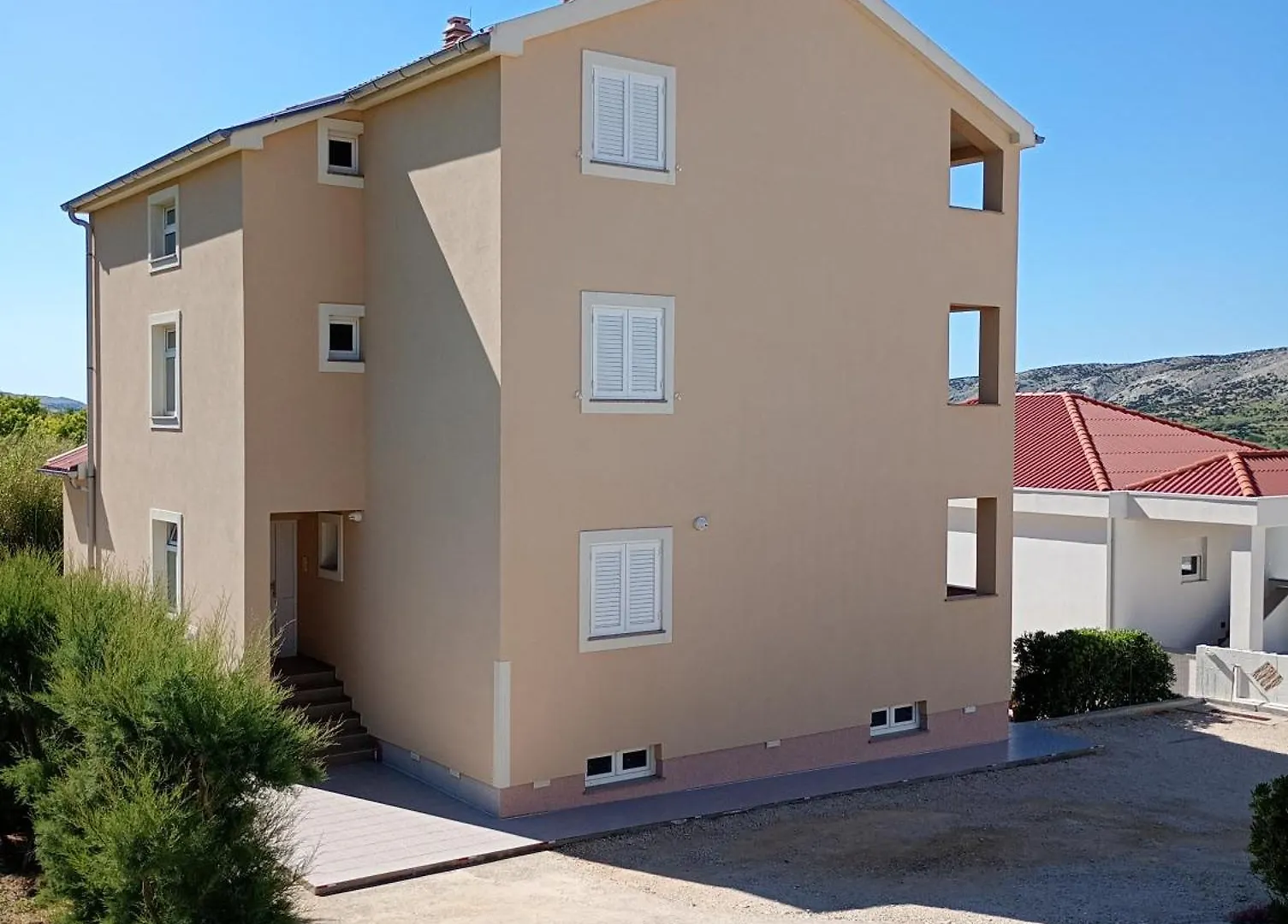 Family Apartments House Damir Pag Town