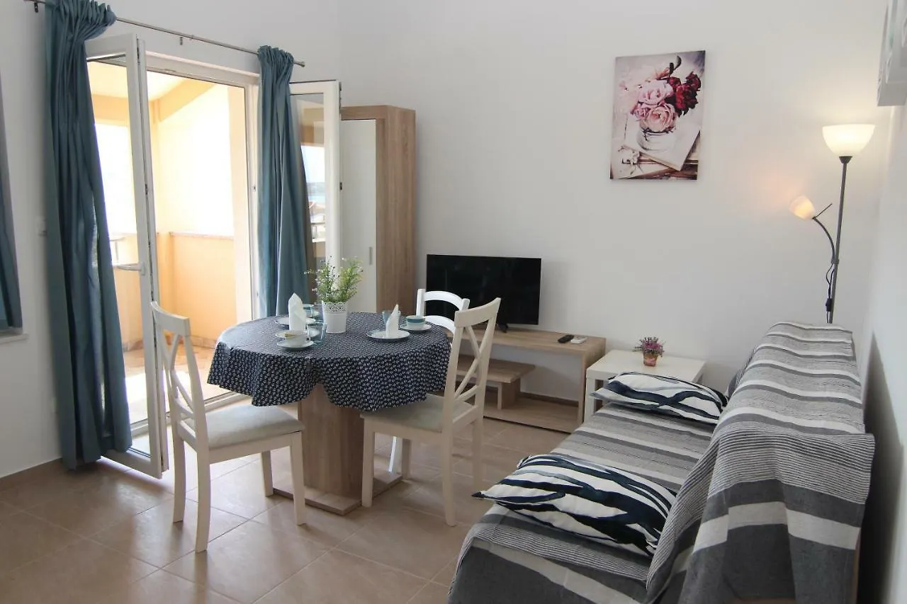 Family Apartments House Damir Pag Town 0*,