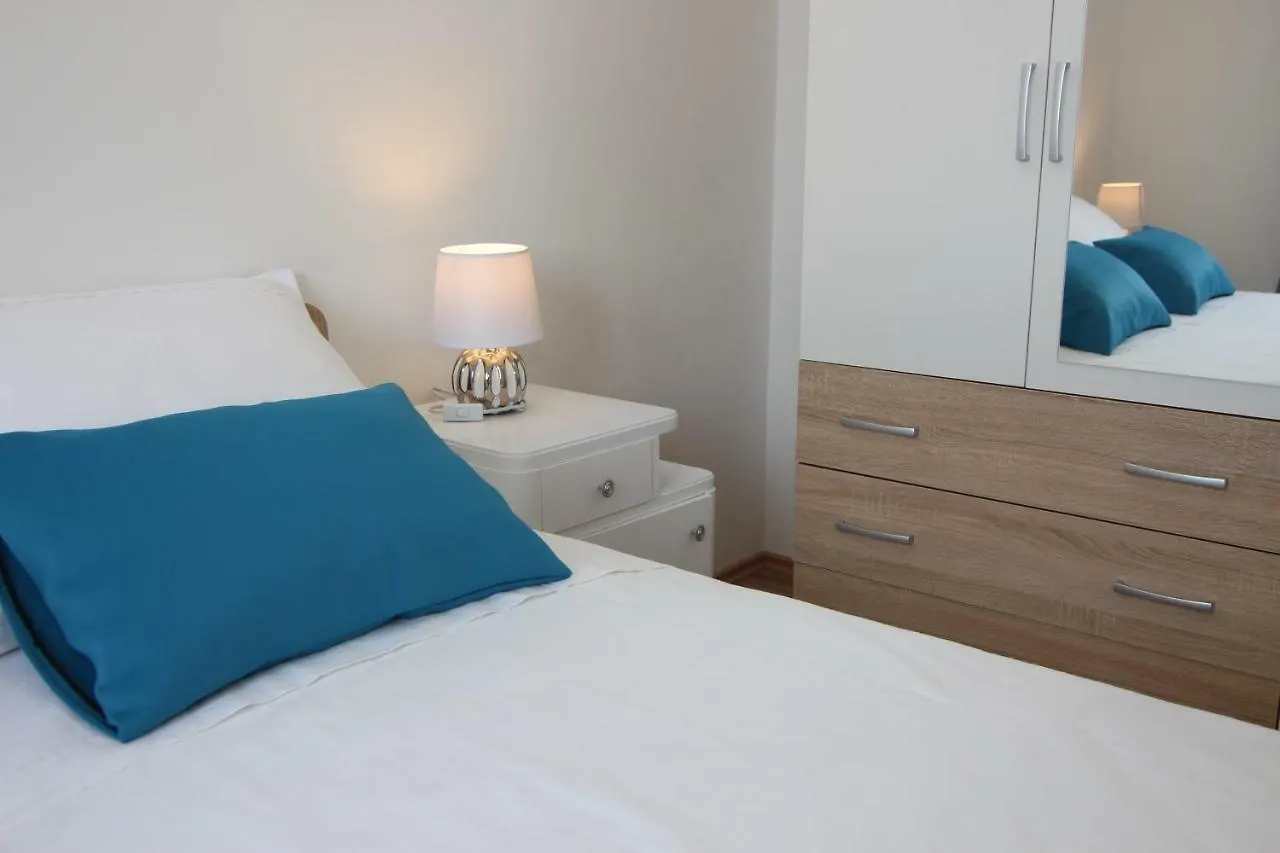 Family Apartments House Damir Pag Town