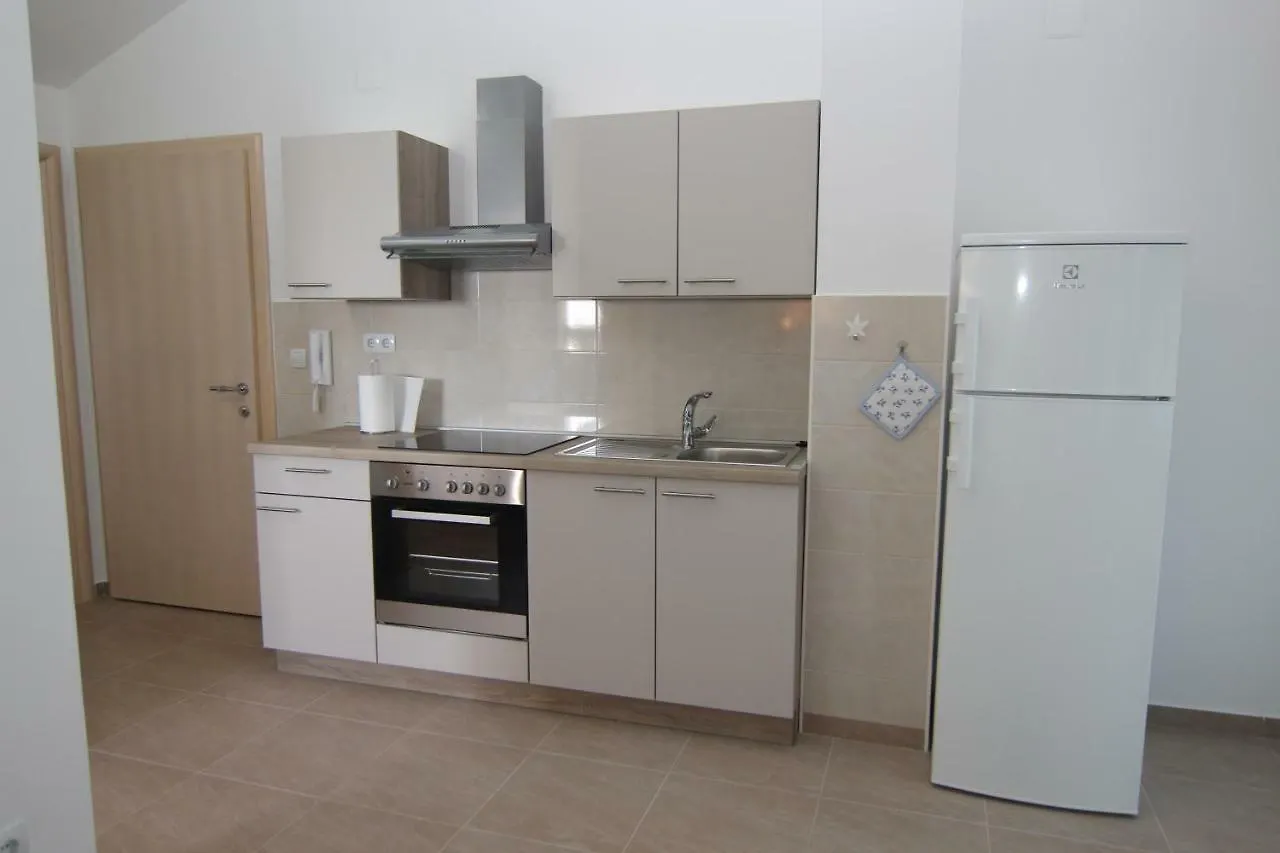 Family Apartments House Damir Pag Town